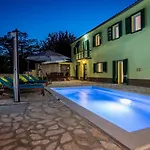 Family Friendly Zaneta With Pool *