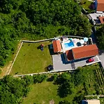 Family Friendly Zaneta With Pool Grižane