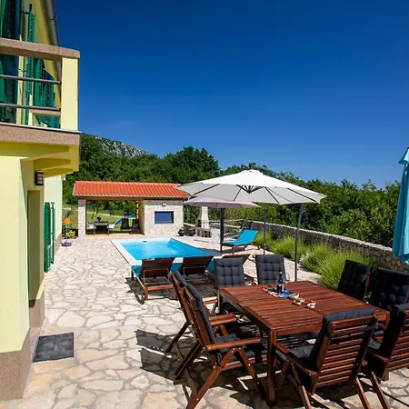 Villa Family Friendly Zaneta With Pool Grižane