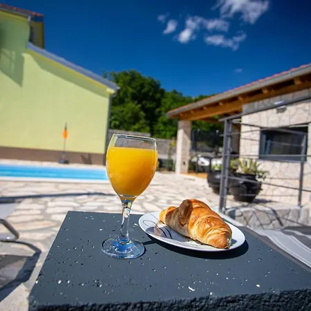 Vila Family Friendly Zaneta With Pool