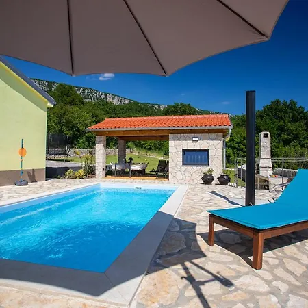 Family Friendly Zaneta With Pool Vilă *