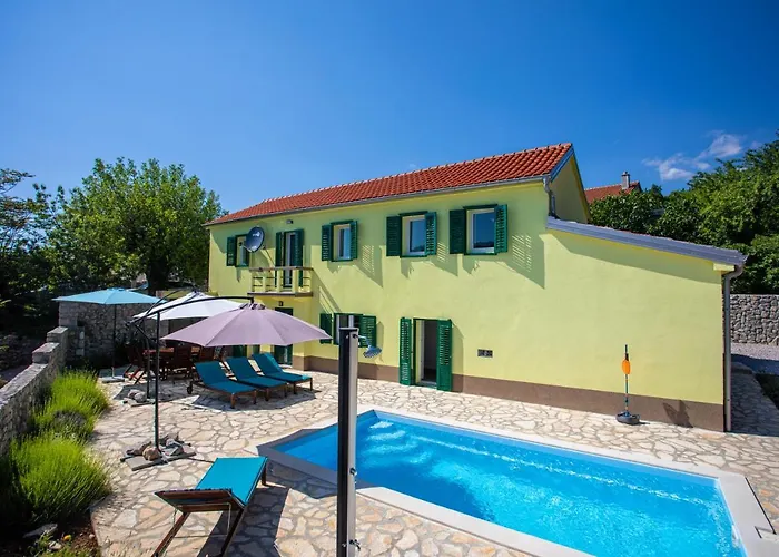 Family Friendly Zaneta With Pool Villa