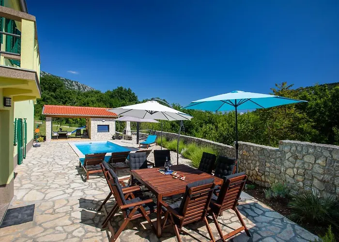 Family Friendly Zaneta With Pool Grižane