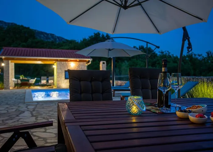 Family Friendly Zaneta With Pool Villa