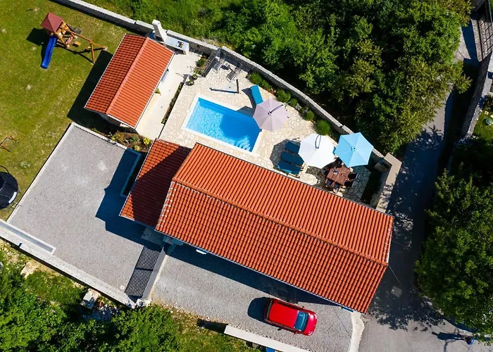 Family Friendly Zaneta With Pool Grižane