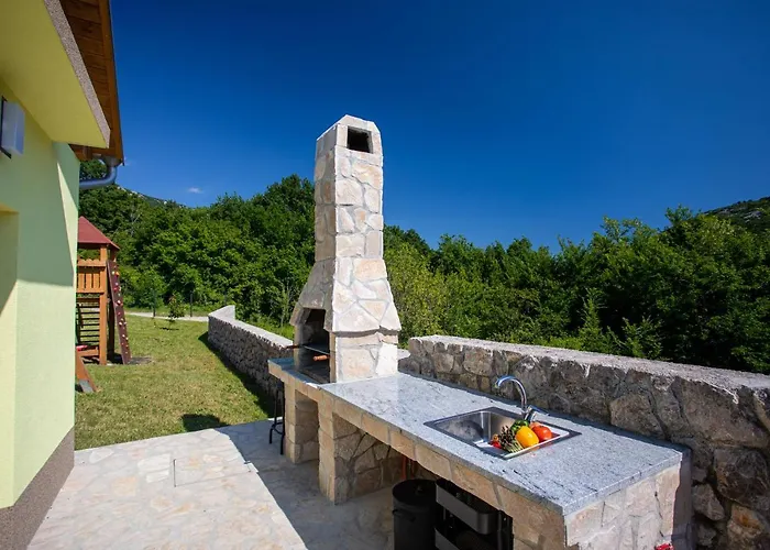 Family Friendly Zaneta With Pool Villa