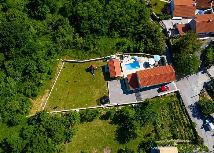 Family Friendly Zaneta With Pool Grižane