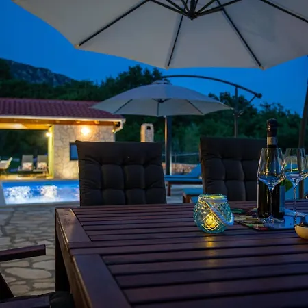 Family Friendly Zaneta With Pool Villa