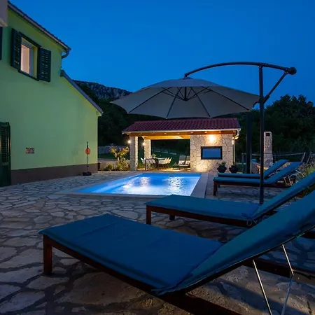 Family Friendly Zaneta With Pool