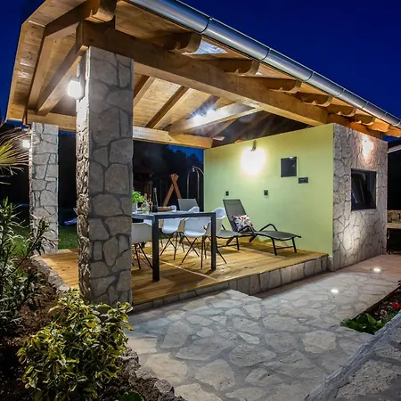 Villa Family Friendly Zaneta With Pool