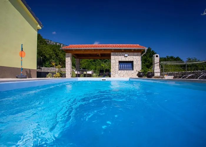 Family Friendly Zaneta With Pool Willa Grižane